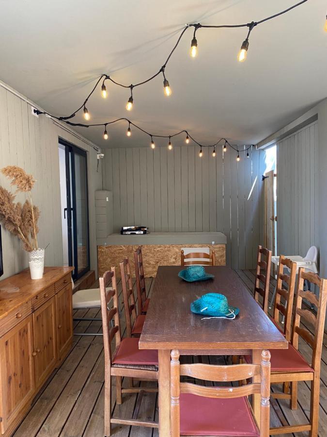 Oasis Cove, Maisons Au Bord De L'eau, De Holiday home *