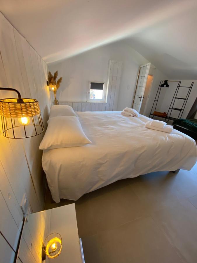 Oasis Cove, Maisons Au Bord De L'eau, De Holiday home *